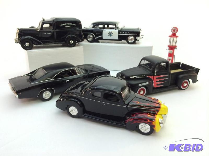 Lot of 5,  1 124 scale cars die cast collectable