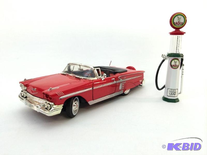 1 car 1 gas pump die cast car 1 124 scale really nice with case