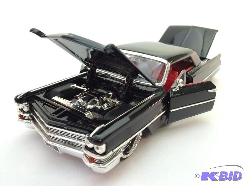 1963 cadillac 1 124 scale diecast collectable car in a collectors box