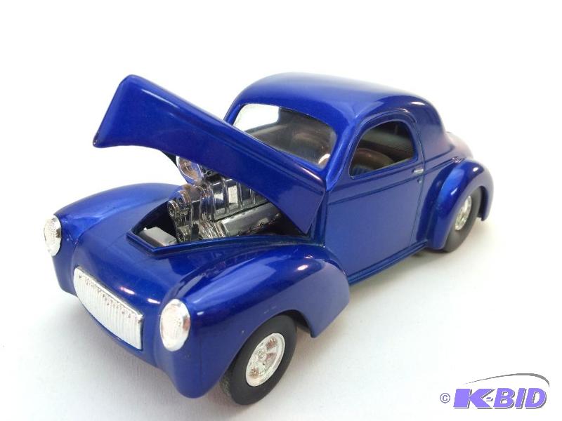 1941 Willy Blue die cast 1 124 scale die cast car in case