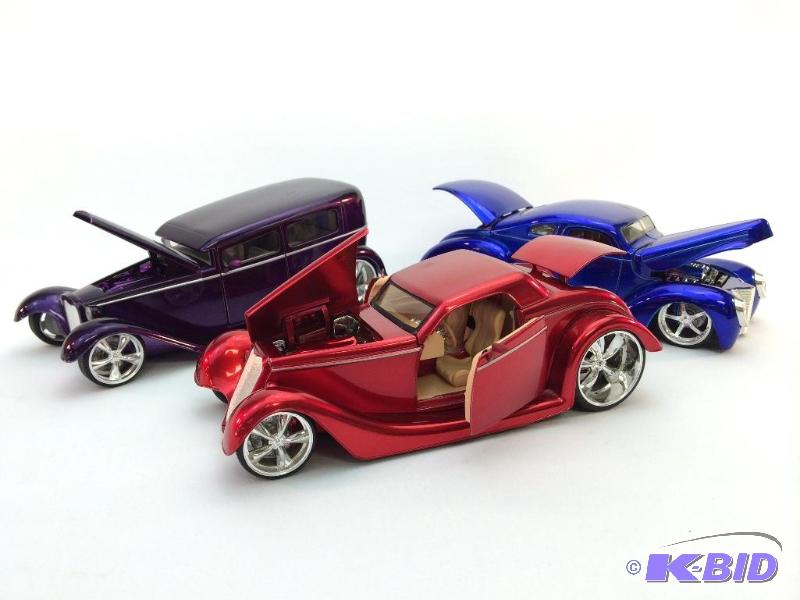 Lot of 3 Cars 1 124 scale die cast collectors cars