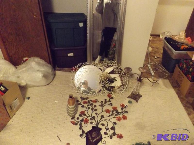 lot 104 image: misc decor 3 mirrors candle holder vase wall ...