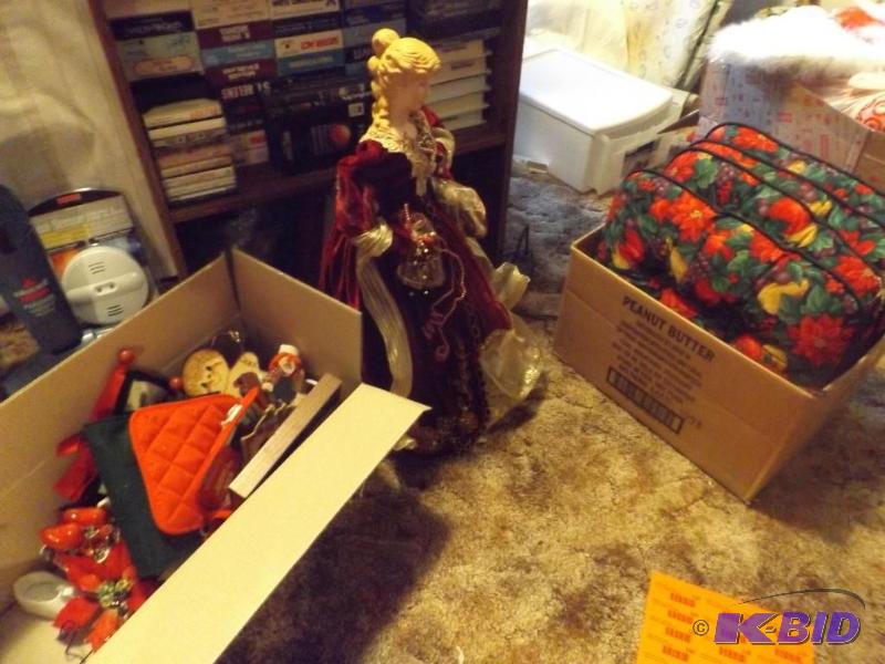 lot 121 image: Lot of Holiday Items, 4 seat cushions...