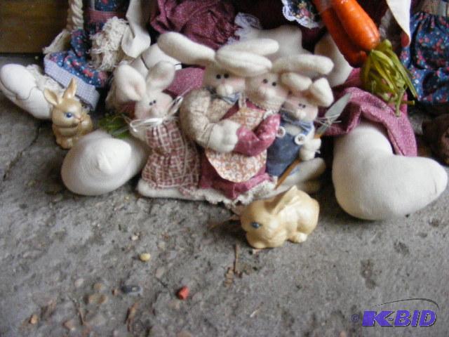 lot 166 image: Easter Holiday Decorations...