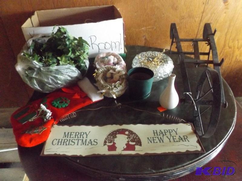 lot 168 image: Household Decorations, sign, stocking, artifi...