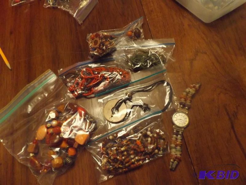 lot 180 image: Jewelry pieces, necklaces, watch...