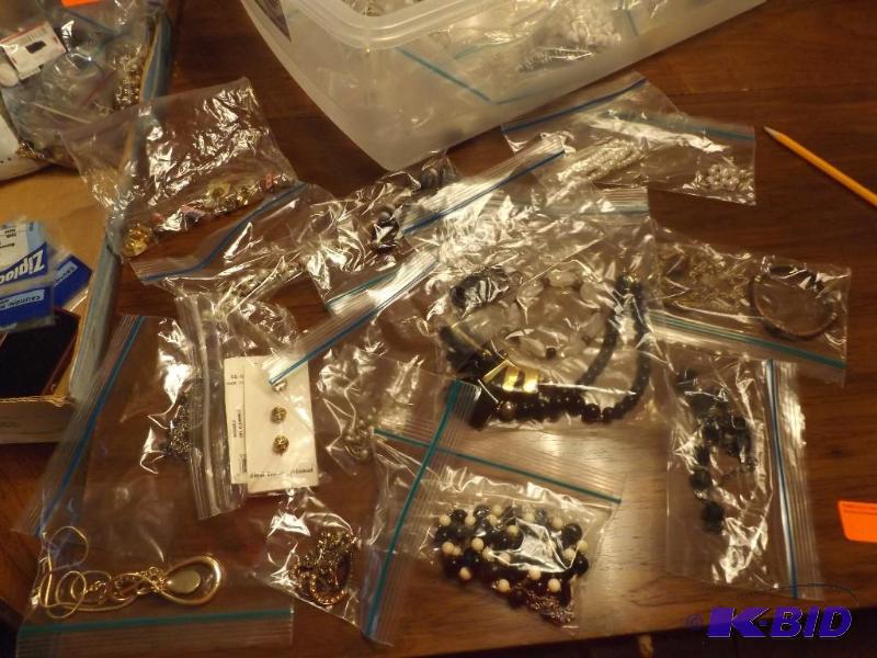 lot 183 image: several jewelry pieces...