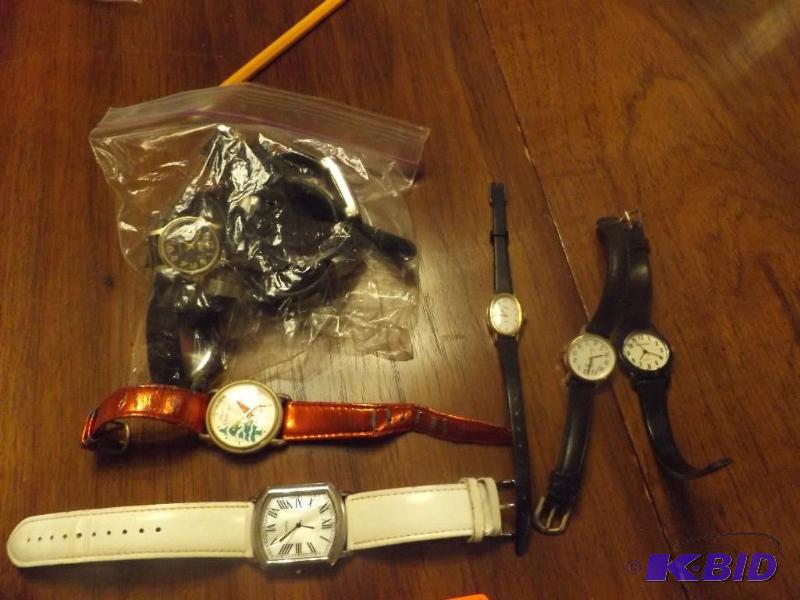 lot 184 image: Lot of watches...