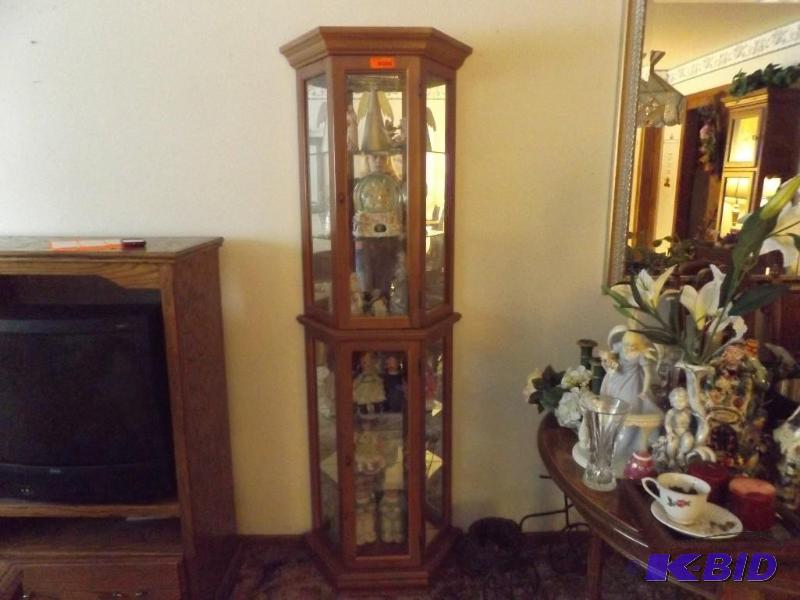 lot 20 image: lighted display cabinet crack in side bottom ...