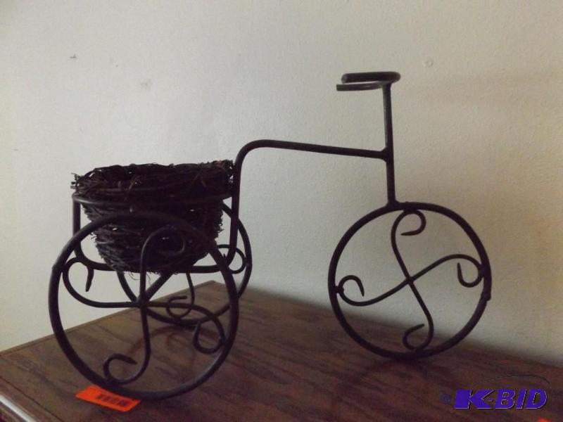 lot 23 image: tricycle&nbspdecoration ...