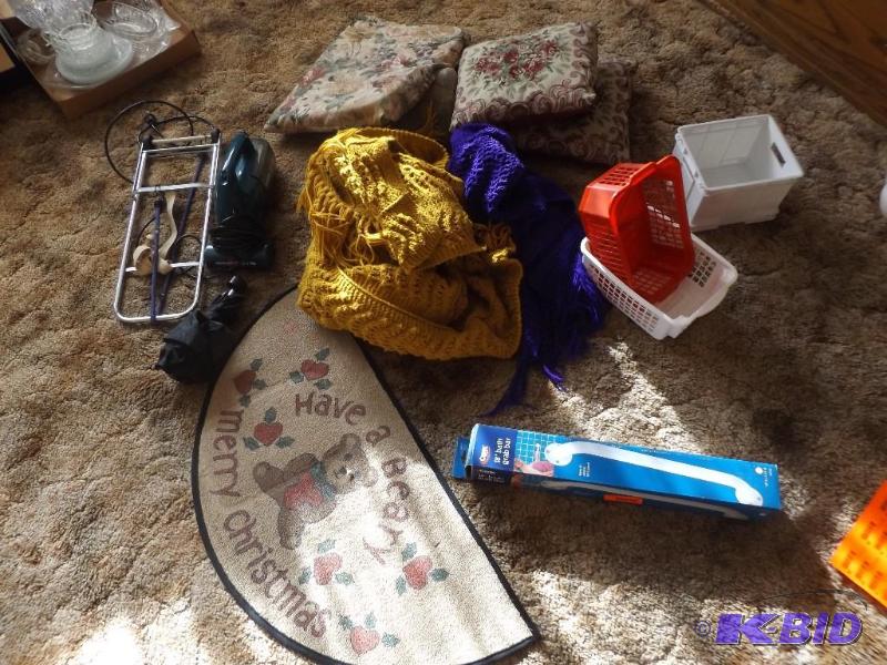 lot 34 image: oxygen tank carrier purple and yellow blanket...