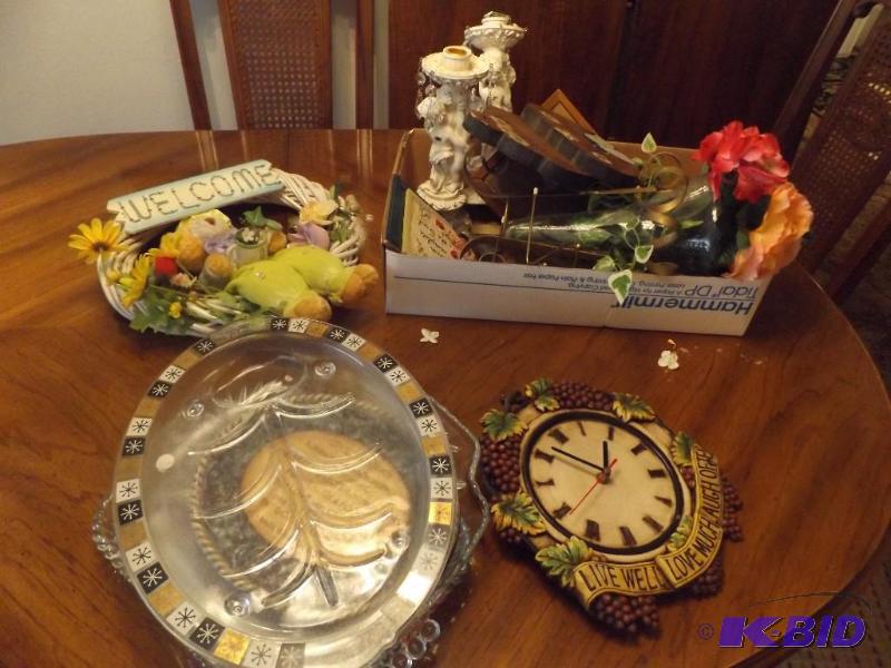 lot 38 image: bear wreath grape clock 3 serving platters ch...