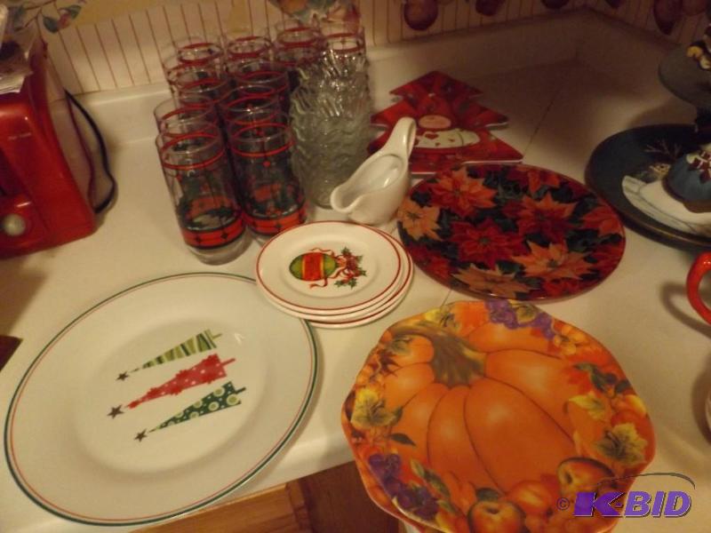 lot 64 image: misc. seasonal dishes  leaf plate  ...