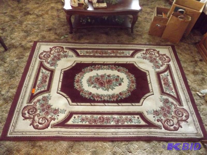 lot 7 image: area rug ...