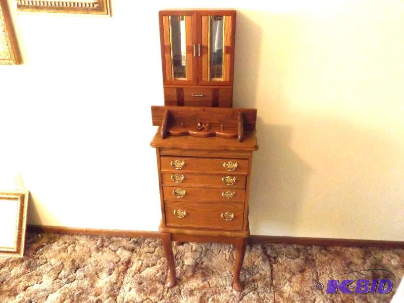 lot 75 image: jewelery box jewelery stand &nbspann sh...