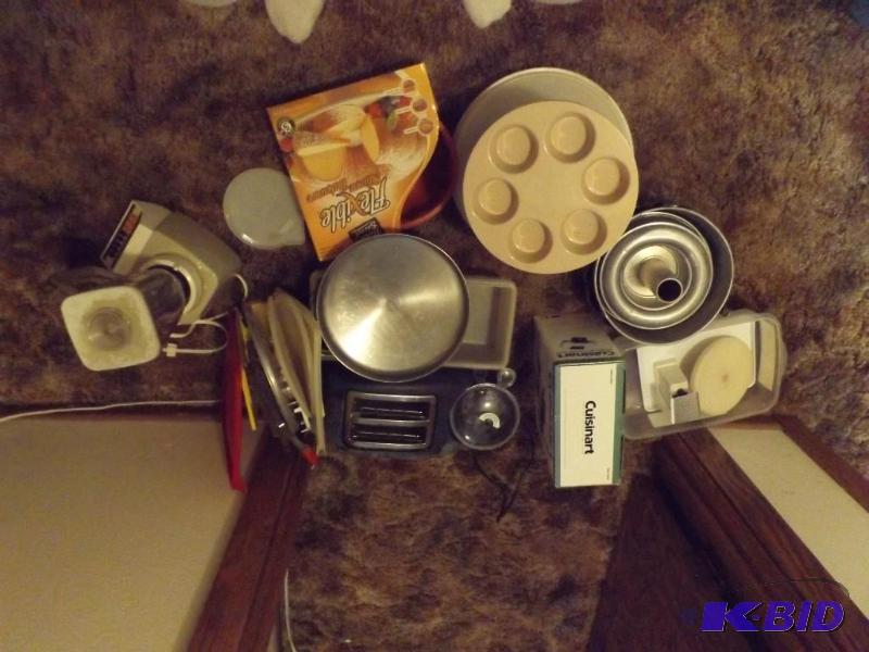 lot 95 image: misc kitchen items...