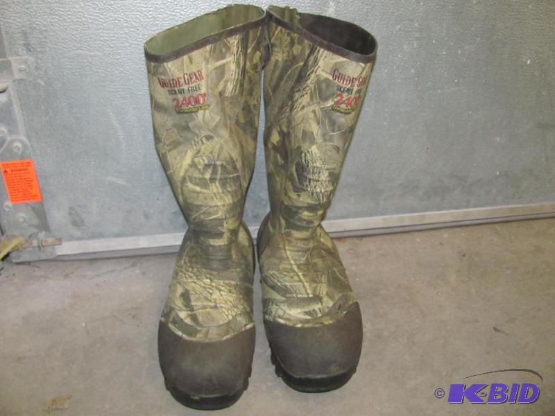 lot 20 image: Previously used Mossy Oak Infinity GUIDE GEAR...