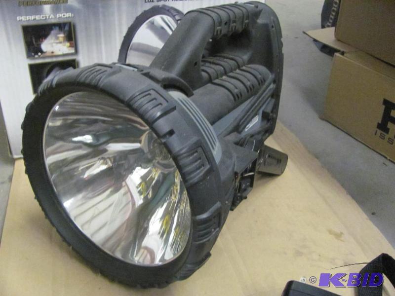 lot 40 image: For repair PEAK 10 Million Candle Power Rech...
