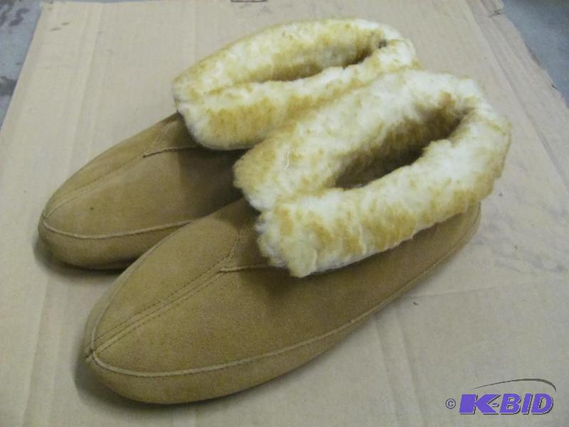 lot 41 image: These Womens GUIDE GEAR Roll Bootie Slippers...