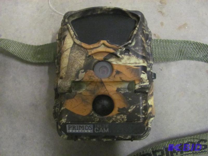 lot 5 image: This PRIMOS Truth Cam Ultra Blackout Game Cam...