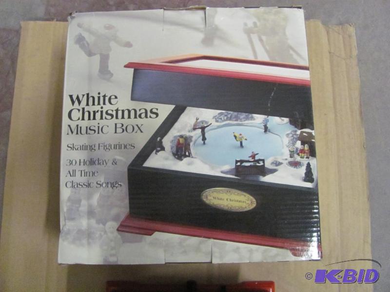 lot 68 image: NEW (in original box) CROSLEY Holiday Music B...