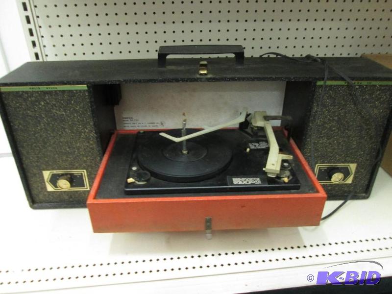 lot 18 image: Vintage fold out Decca turntable with built i...