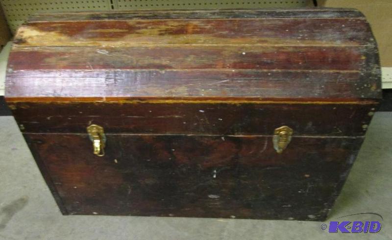 lot 21 image: Solid wood trunk, 35 wide 16 deep, 24 tall...