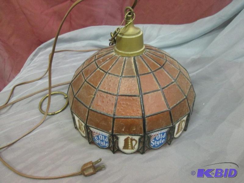 lot 29 image: Plug in Heilmans beer light, 10 across...