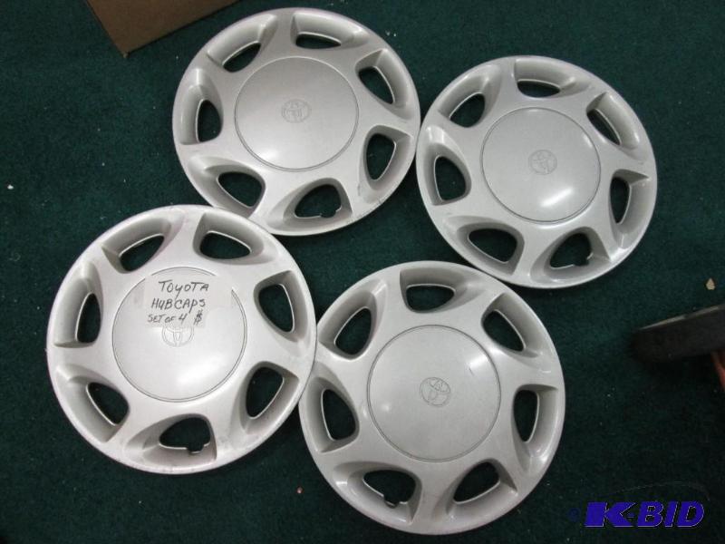 lot 41 image: Lot of Toyota wheel covers...