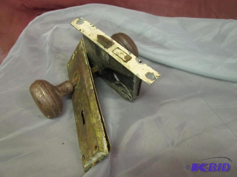 lot 43 image: Antique door knob set...