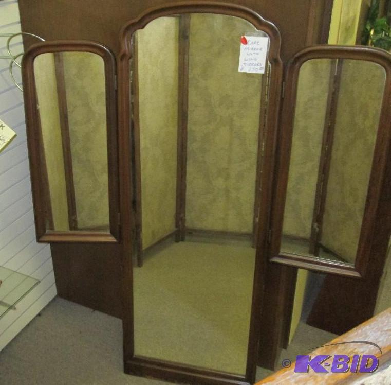 lot 6 image: 3 panel vintage hinged tri - fold mirror with...