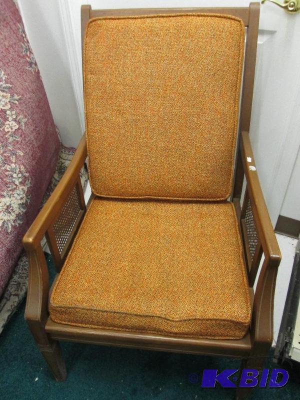 lot 7 image: Vintage chair with padded seat and back...