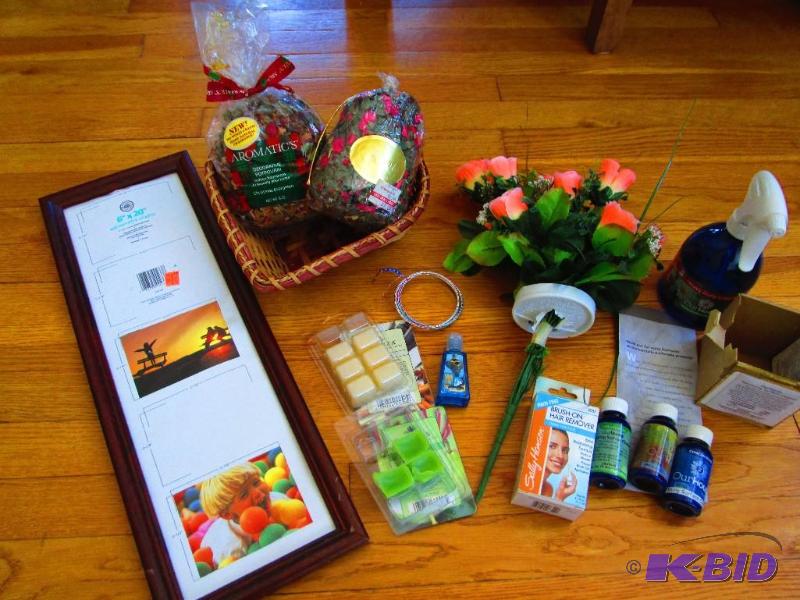 lot 80 image: Lot of assorted potpourri, scents, concentrat...