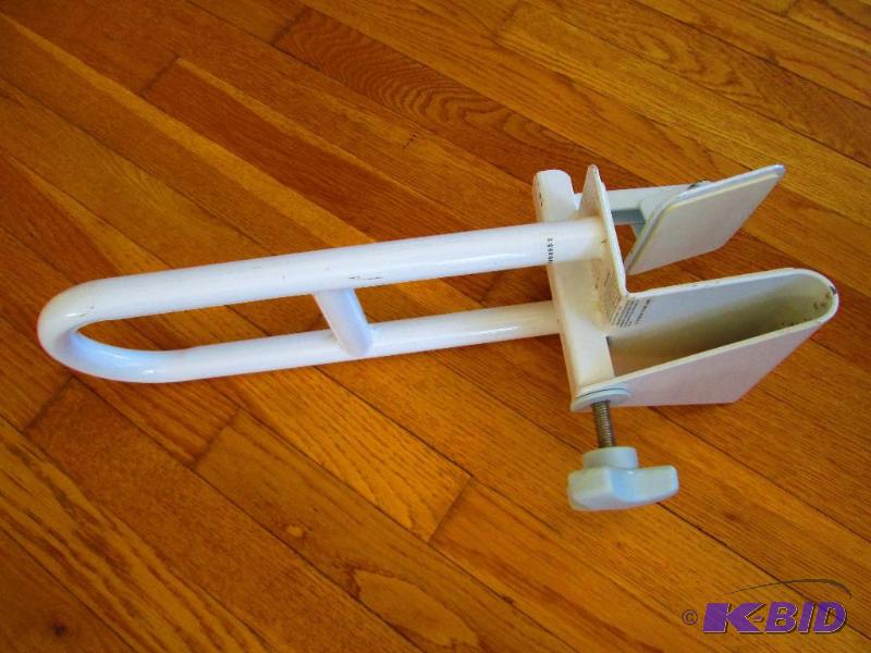 lot 81 image: Clamp hanger...