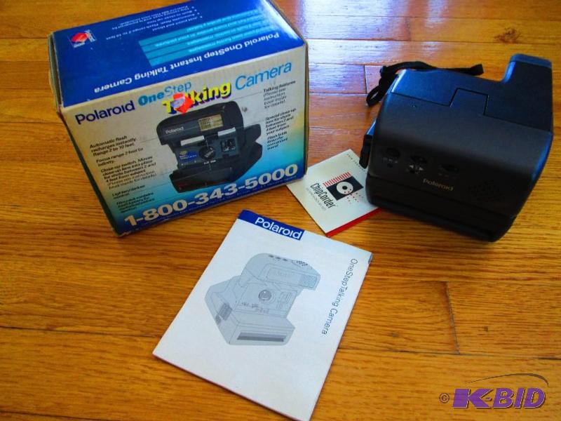 lot 85 image: Polaroid camera with box, uses 600 film...