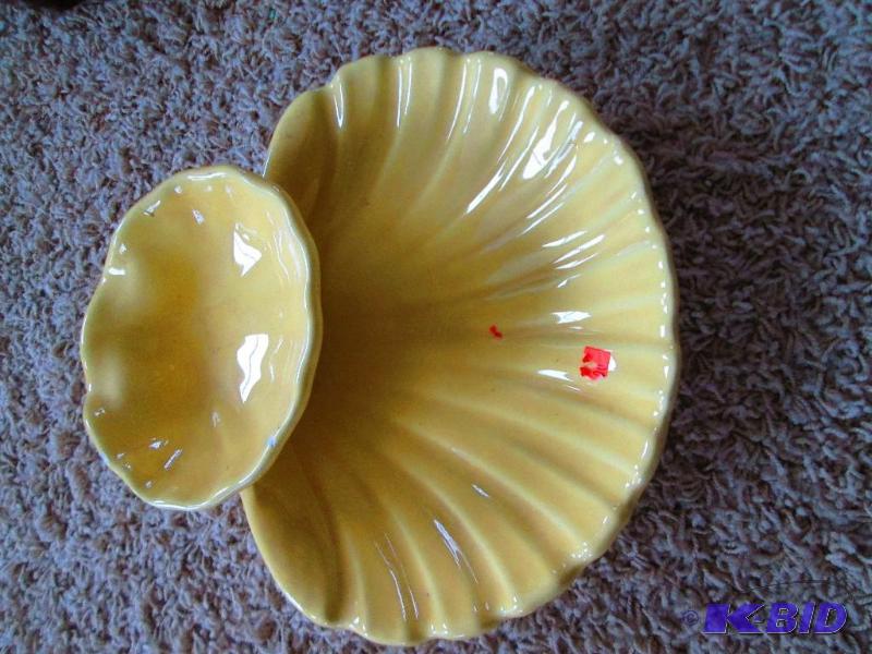 lot 98 image: Vintage shell shaped bowl...