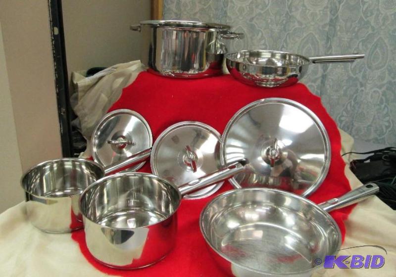 lot 113 image: Set of pots and pans...