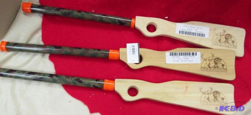 lot 137 image: Qty 3 toy guns...