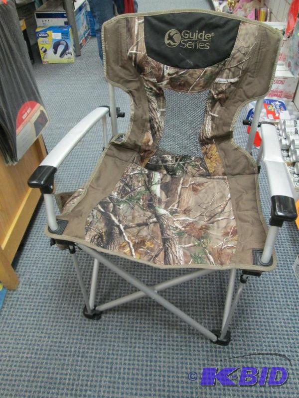 lot 172 image: Guide Series fold up chair camo size 26"...