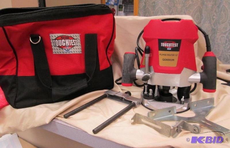 lot 25 image: Handy toughest Plunge Router with bag- untest...