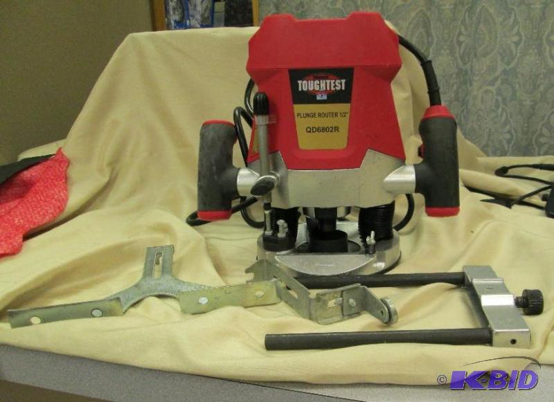 lot 29 image: Handy toughest Plunge Router - untested...
