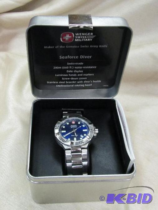 lot 32 image: Swiss sea force watch...