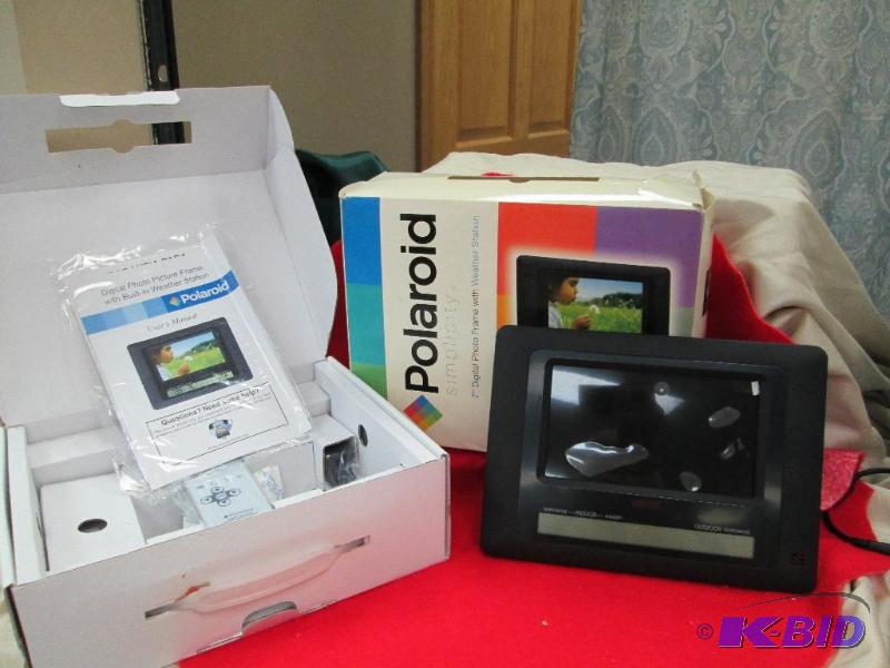lot 52 image: Polaroid Simplicity 7" Digital Photo Fra...