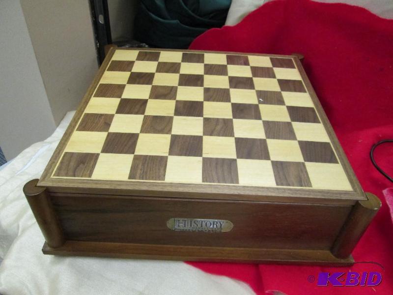 lot 69 image: Civil War Game...