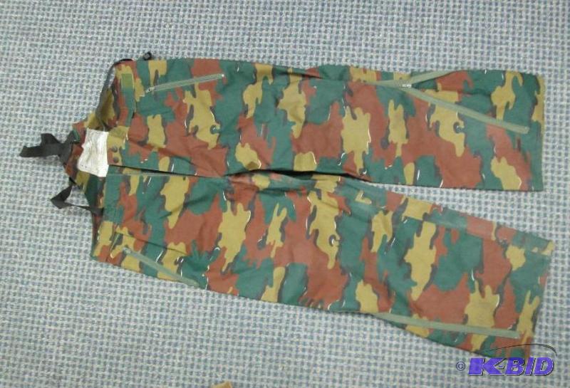 lot 99 image: Water pants Large camo...