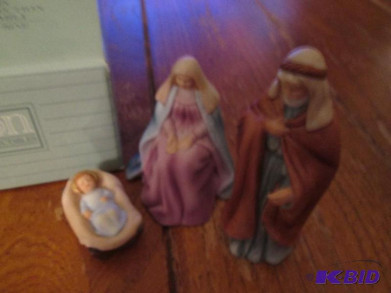 lot 101 image: avon fine collectables mary,josphe, and baby ...