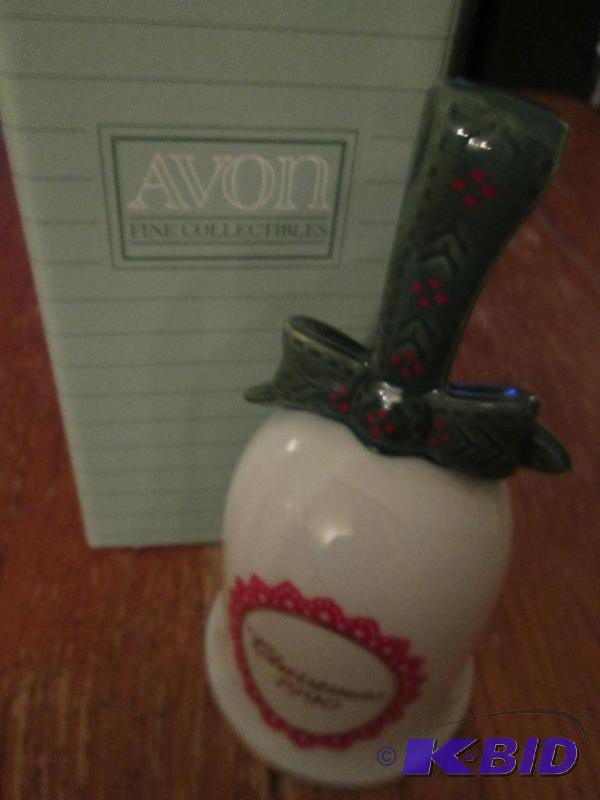 lot 107 image: Avon fine collectables 1990 Porcelain Christa...