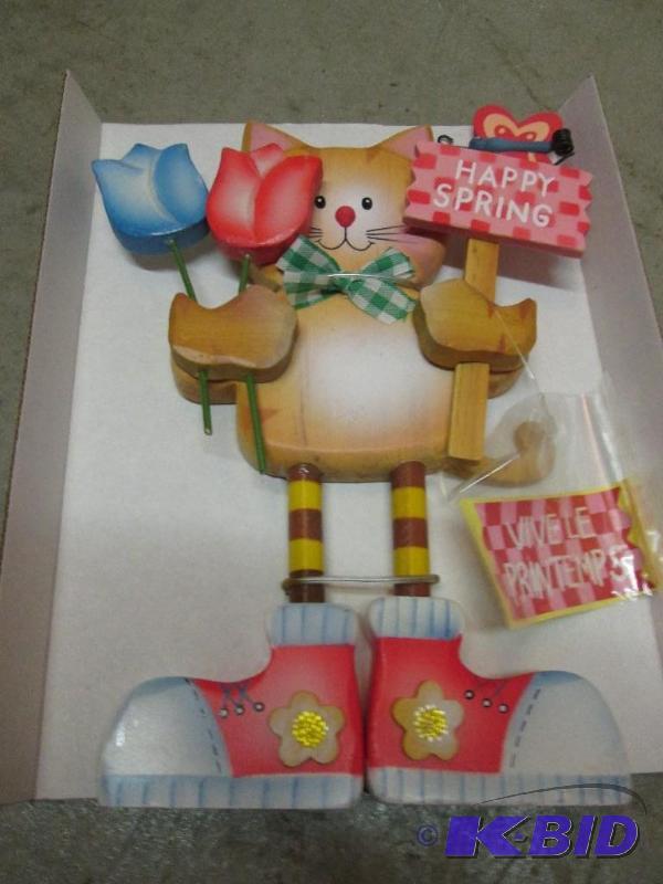 lot 117 image: Kitty with tulips yard sign &quotHappy Sprin...