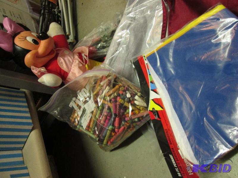 lot 128 image: minnie mouse and colors with bags for storage...