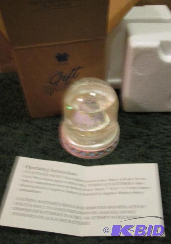 lot 15 image: Avon fairy queen snow globe plays &quotswan ...